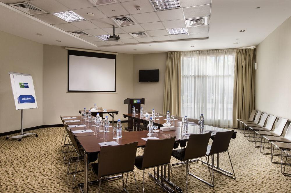 Holiday Inn Express Dubai Safa Park, An Ihg Hotel Esterno foto